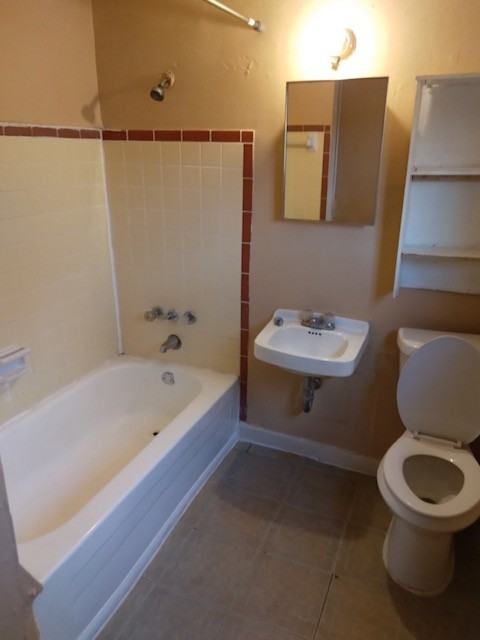7915 Ithaca St #3 - Photo 5 of 11
