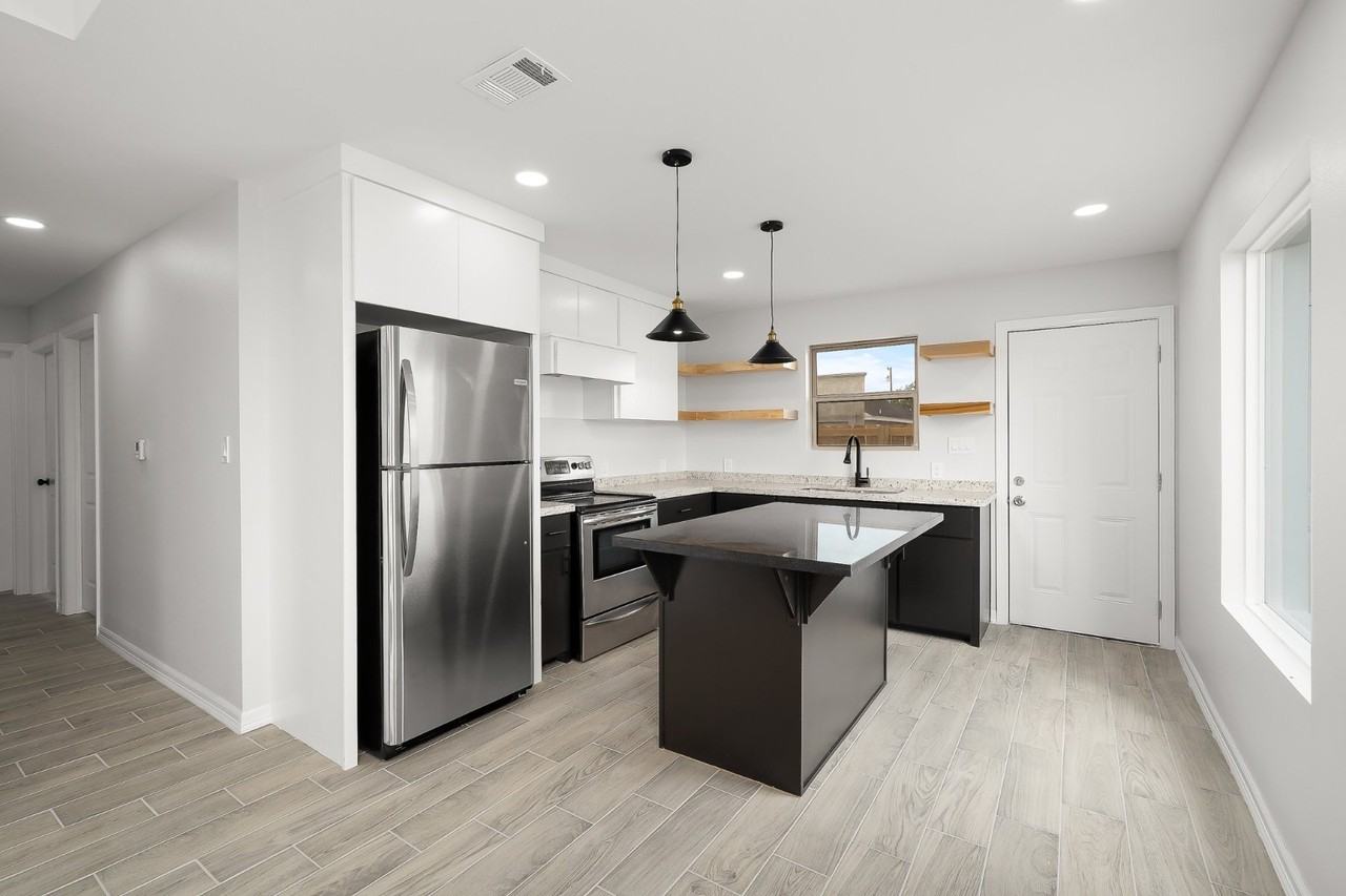 3300 Fuerte Ave #NA - Photo 2 of 13