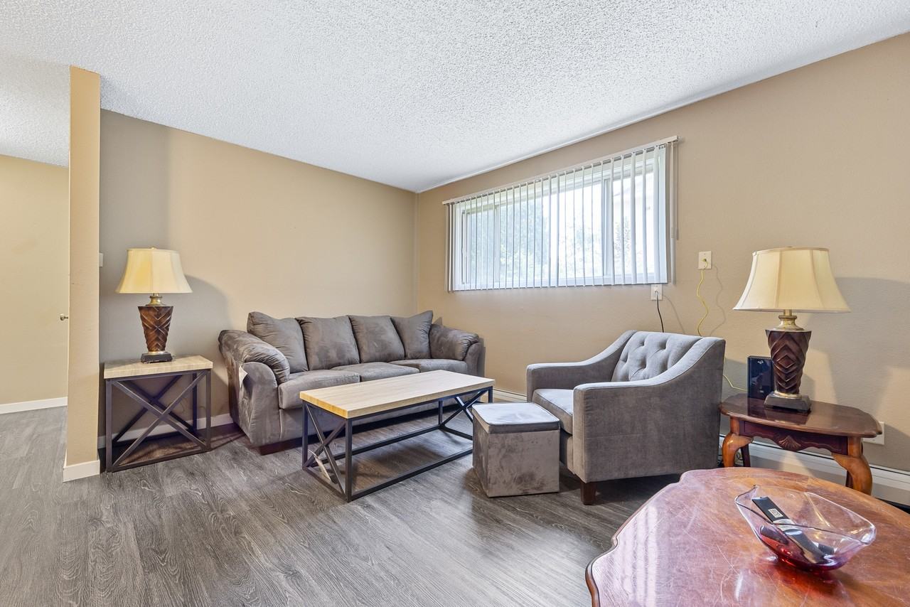 612 S Van Buren St #4 - Photo 3 of 12