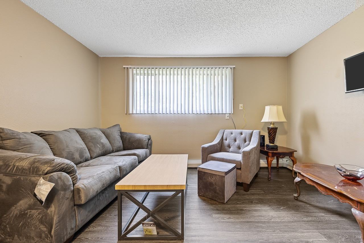 612 S Van Buren St #4 - Photo 7 of 12