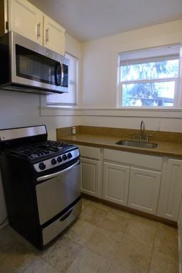 544 Merrimac St - Photo 3 of 7