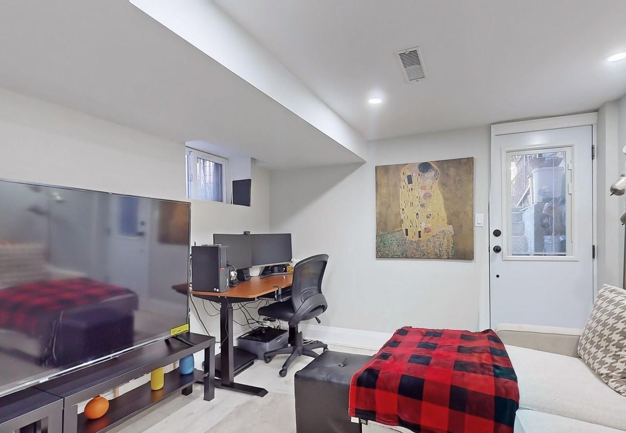 30 Seymour Avenue - Photo 2 of 6