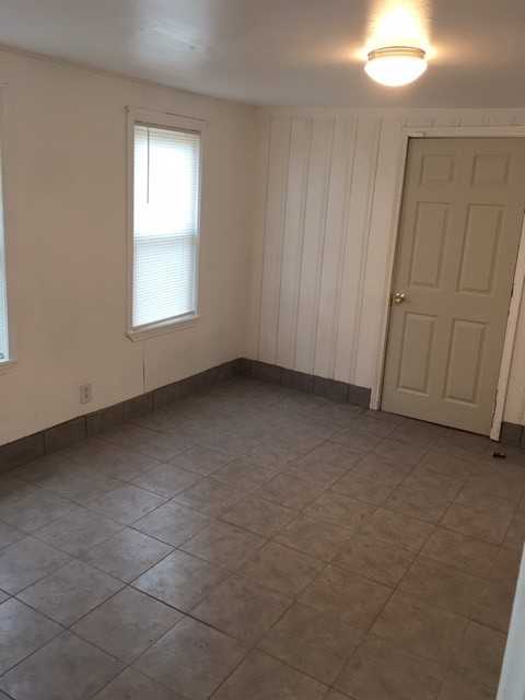 2046 E Xyler St #1 - Photo 3 of 41