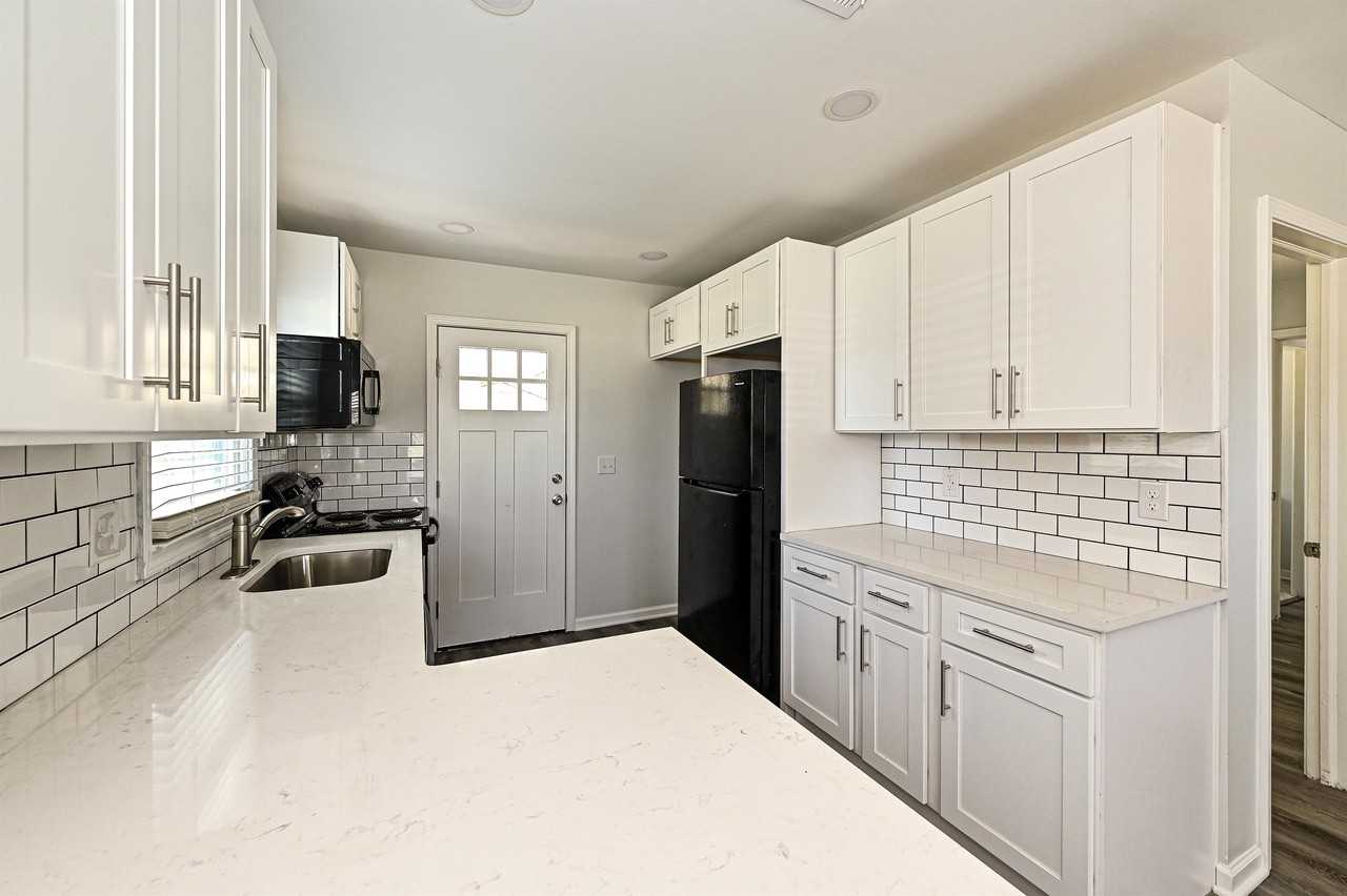 1935 Irma St #1 - Photo 7 of 21