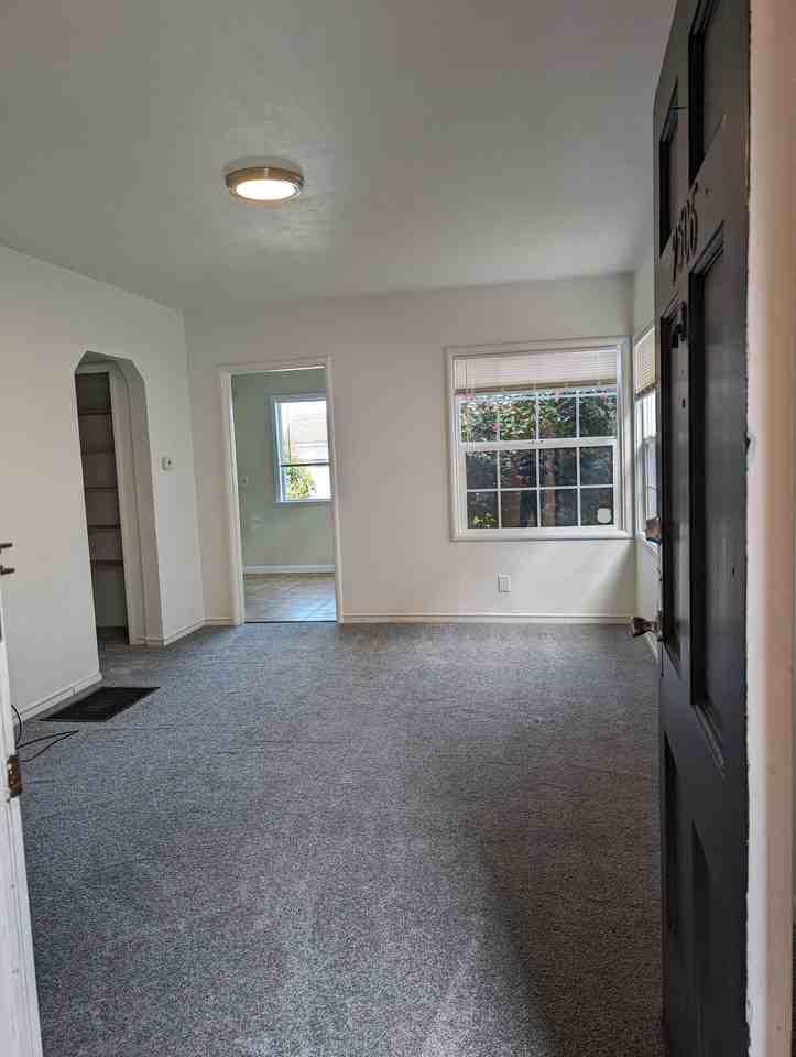 2506 9th Avenue - Photo 2 of 8