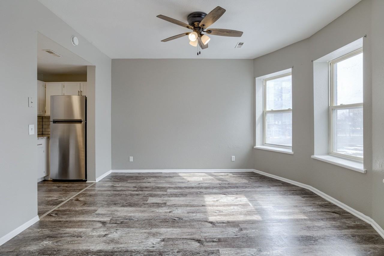 210 S 24th St #205 - Photo 5 of 20