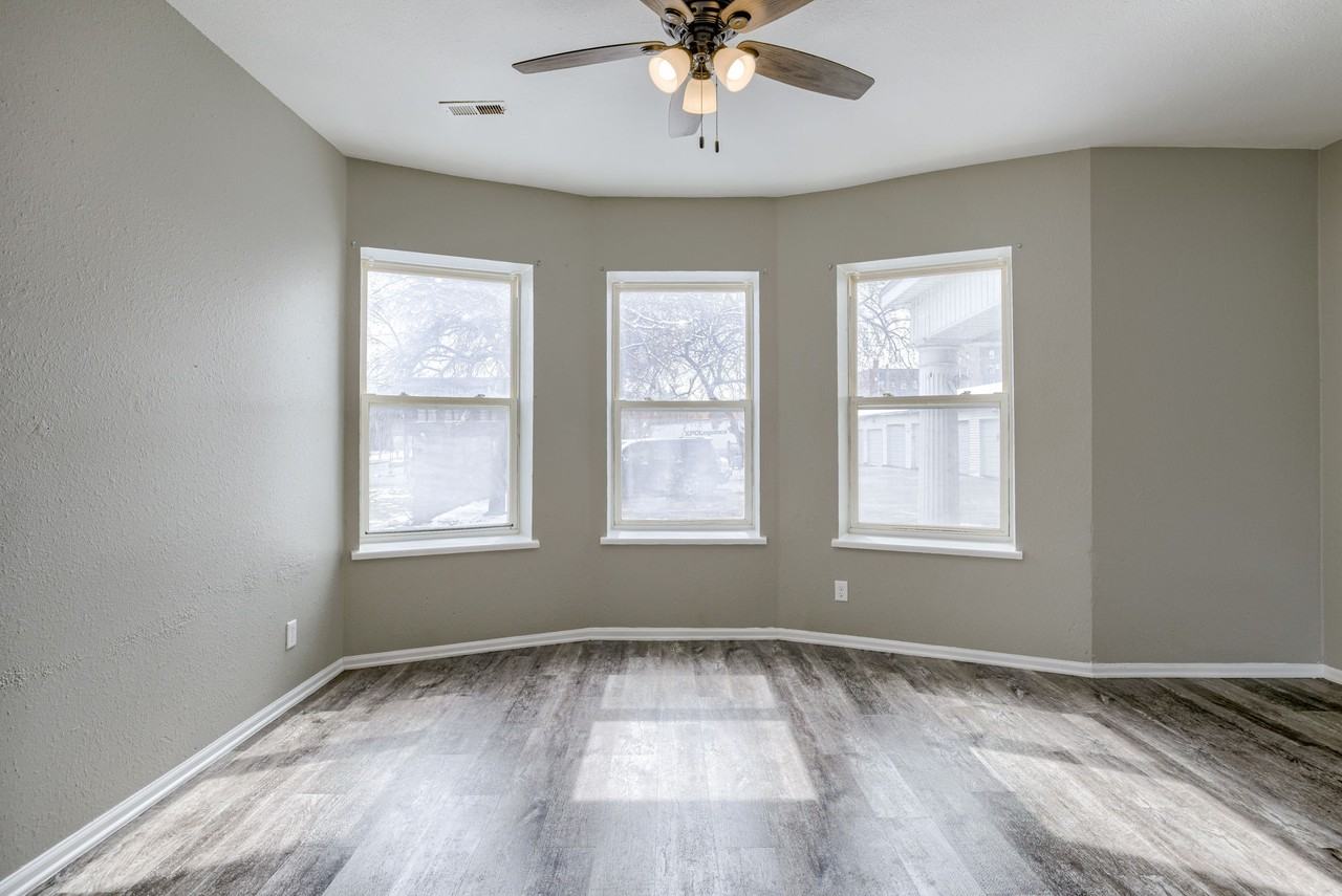 210 S 24th St #205 - Photo 6 of 20