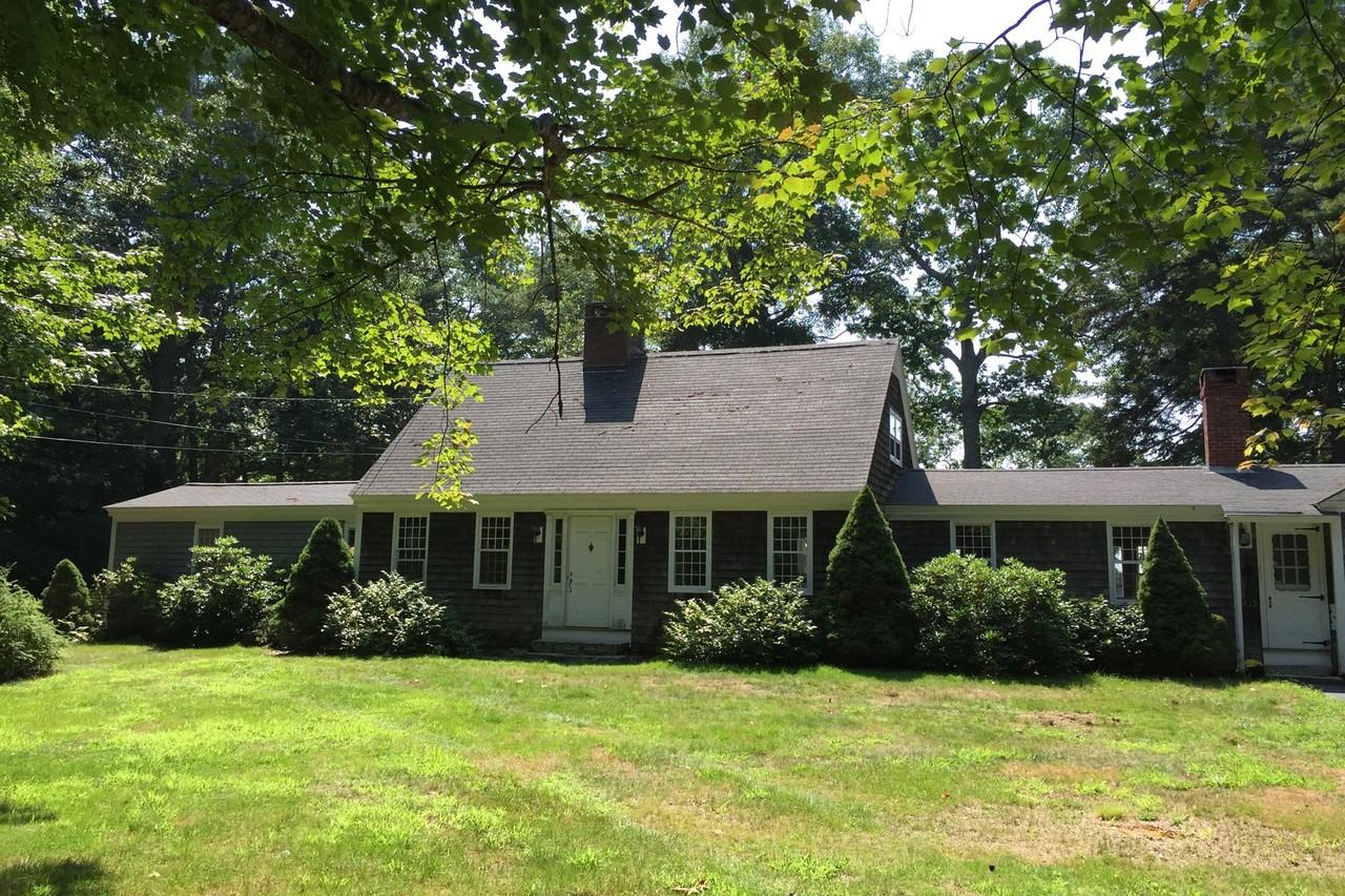 435 Bayview St - Photo 2 of 11