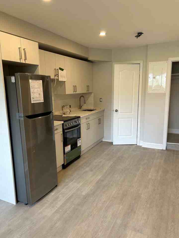 3355 Boul Rosemont 1, Montréal, QC H1X 1K4 Studio Apartment for Rent