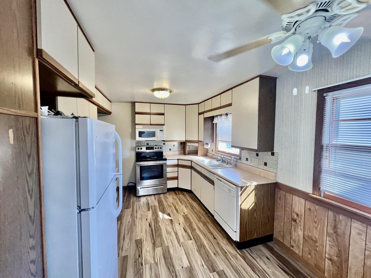 2714 S 11th Pl #2714 - Photo 4 of 19