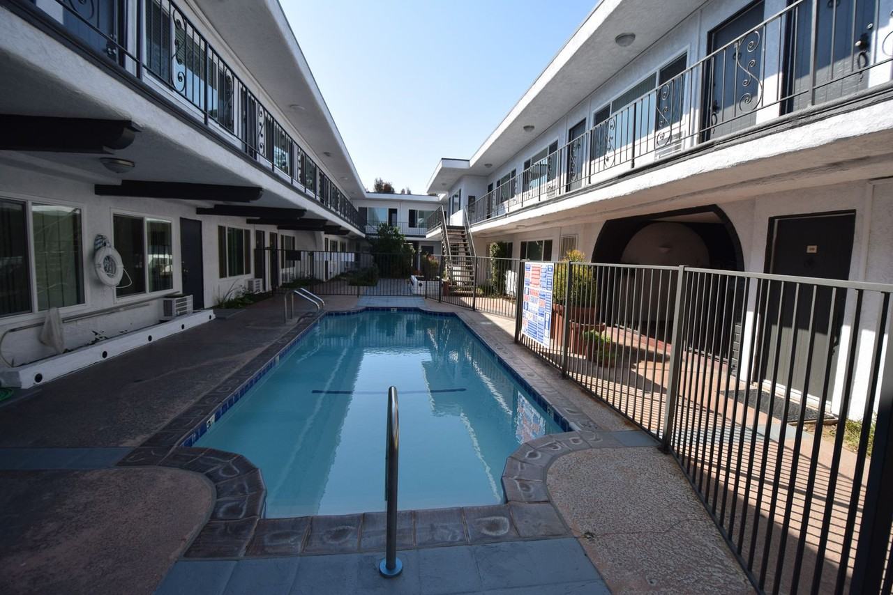 14142 - Photo 2 of 26