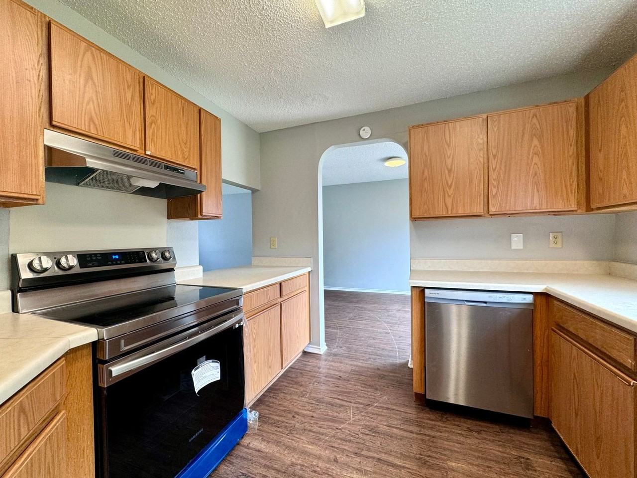 8732 Seneca Crk - Photo 5 of 20