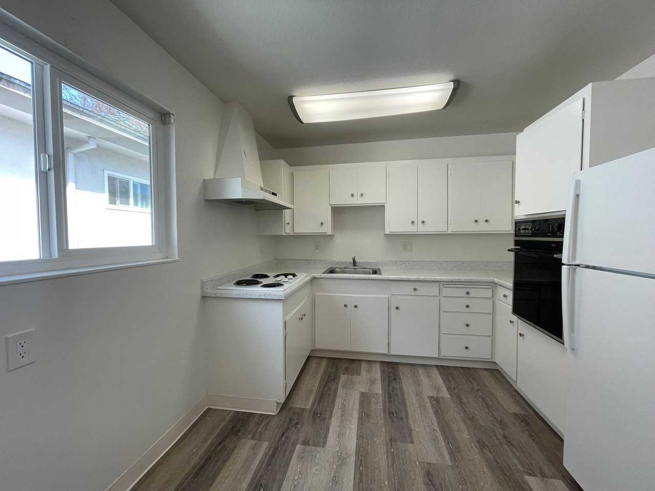 2307 I Street - Photo 5 of 17