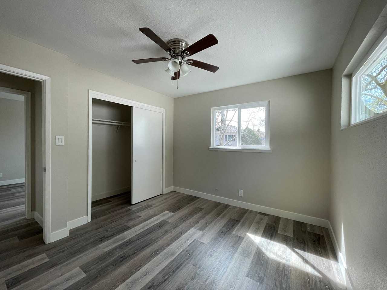 2307 I Street - Photo 7 of 17