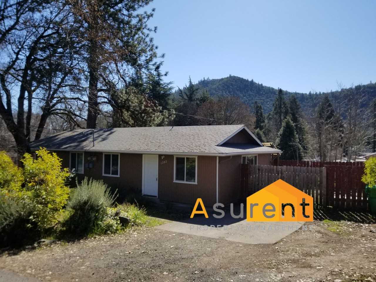 GH-005 4th Ave Duplex - Photo 2 of 10