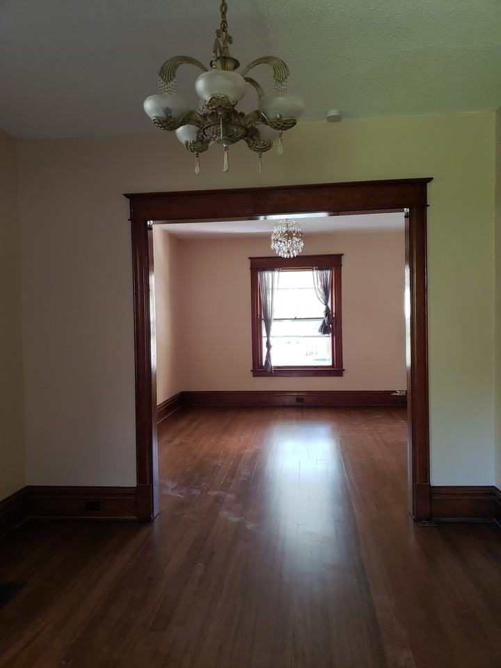 2445 7th St - Photo 3 of 13