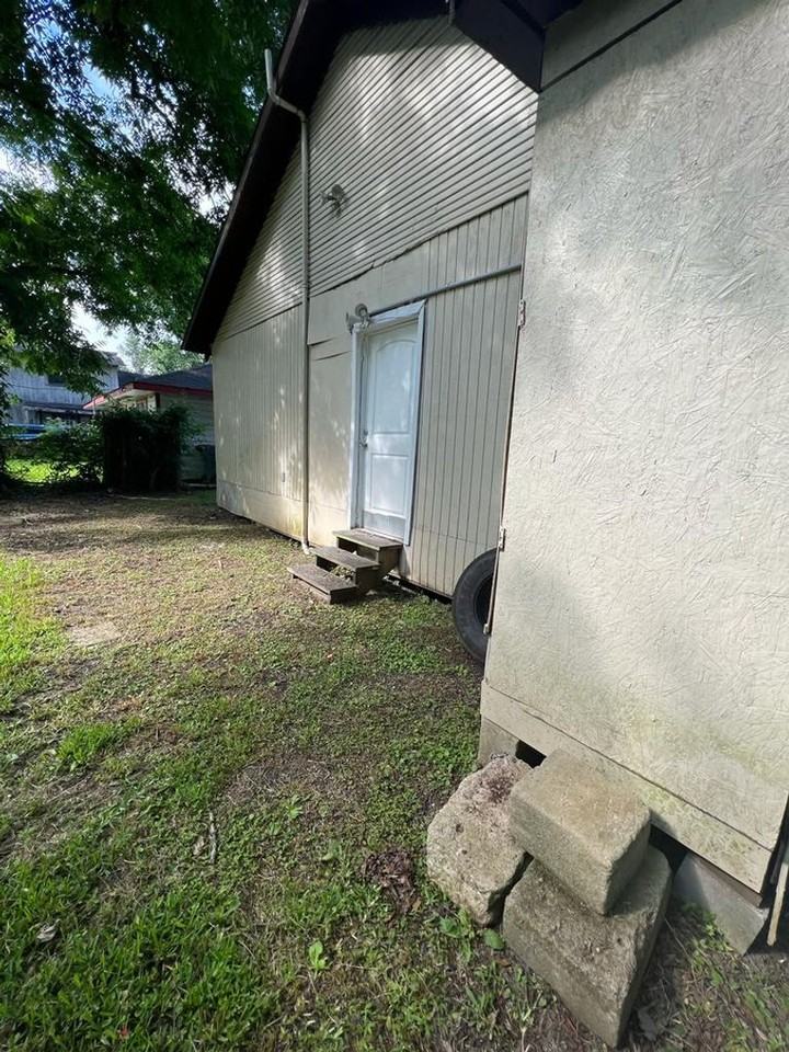 3960 Harding Dr - Photo 5 of 5