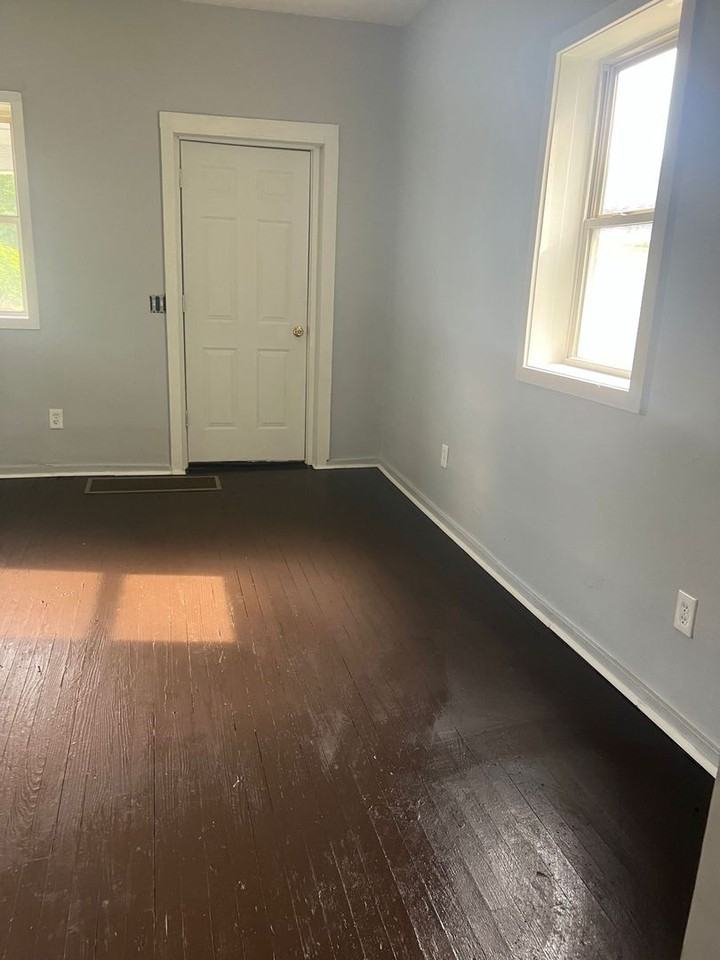 154 S 6th St Rear S - Photo 3 of 20