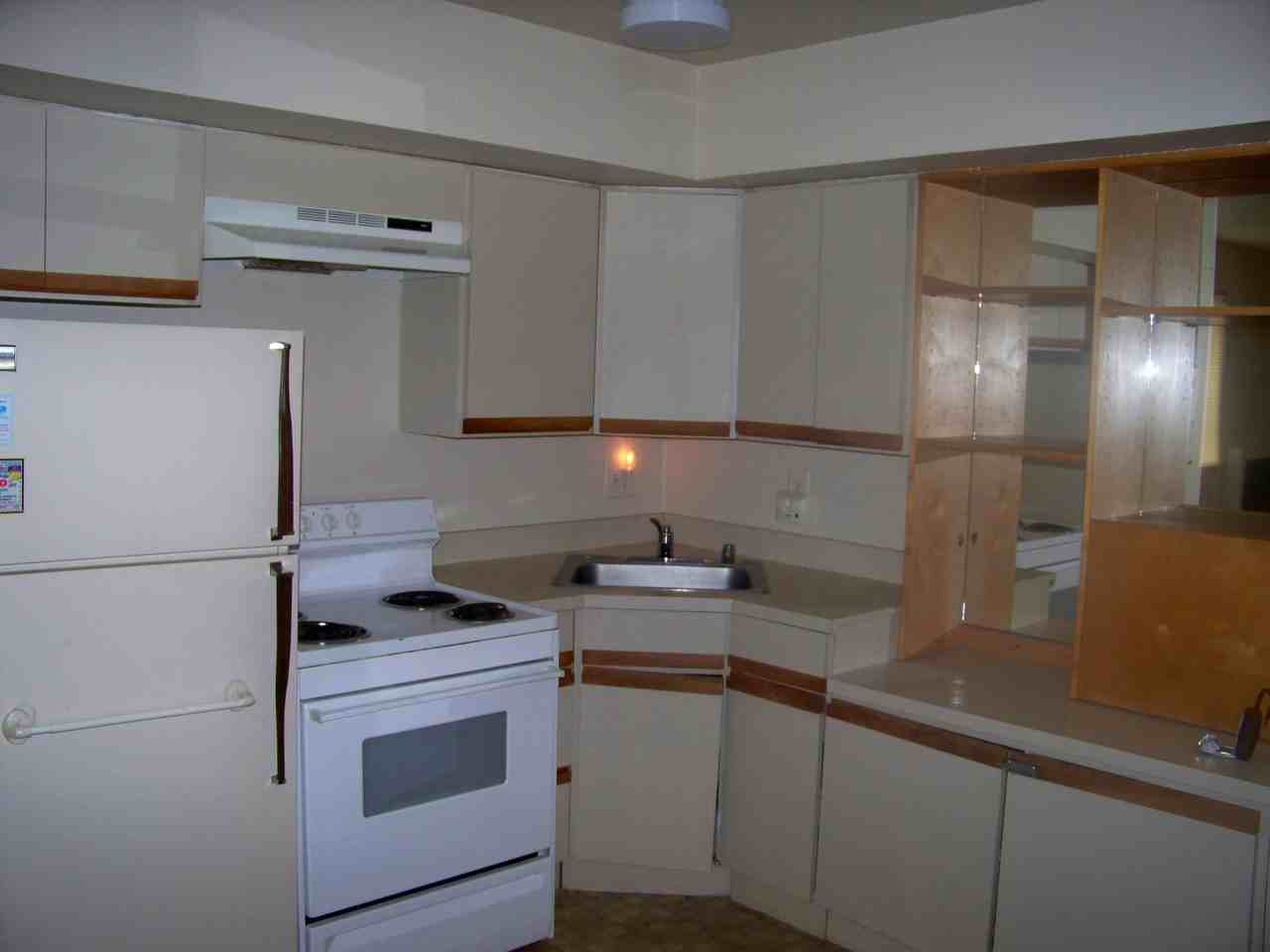 804 Abbey Ct - Photo 3 of 5