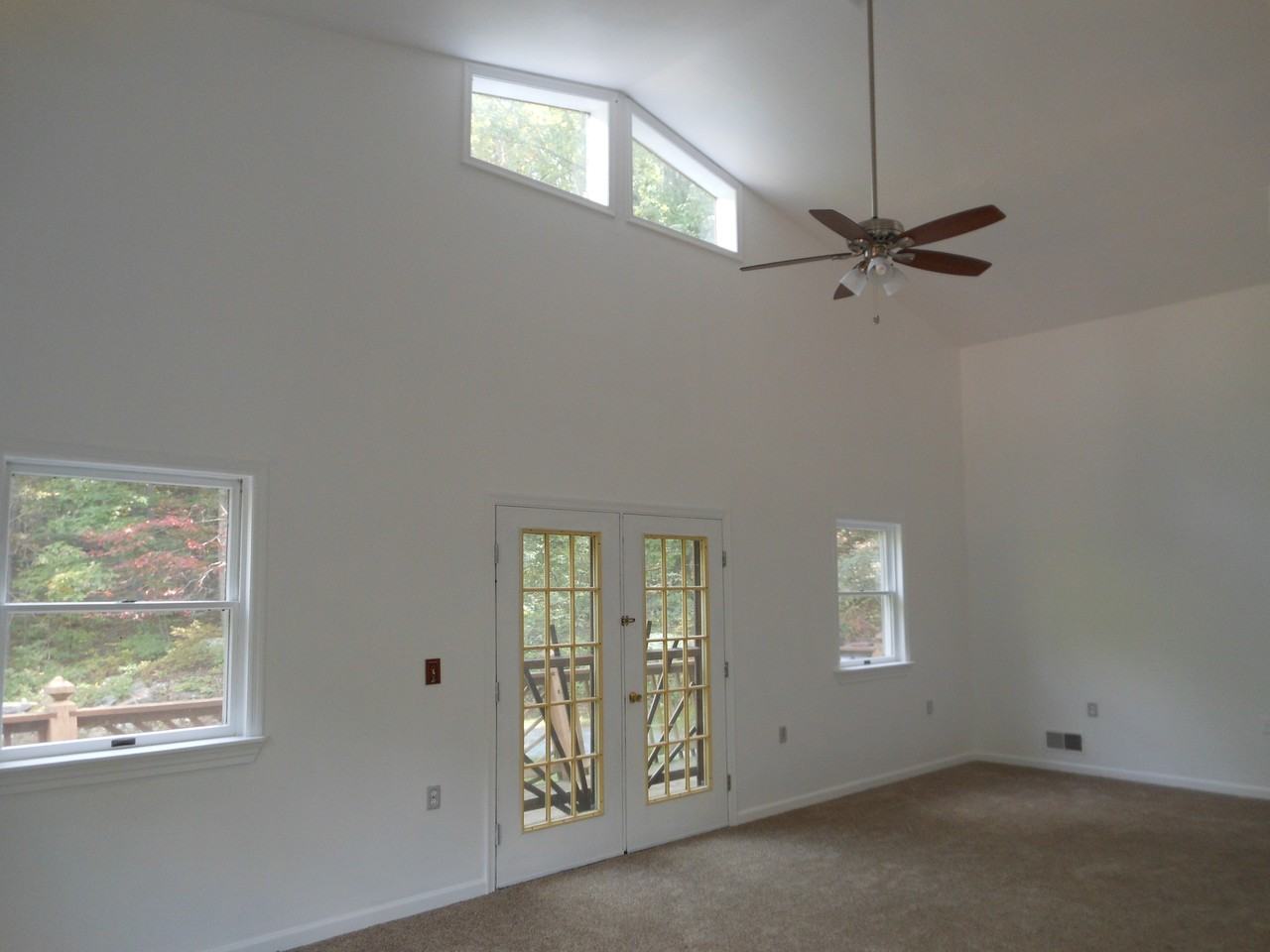 36 Toy Hill Ln - Photo 3 of 25