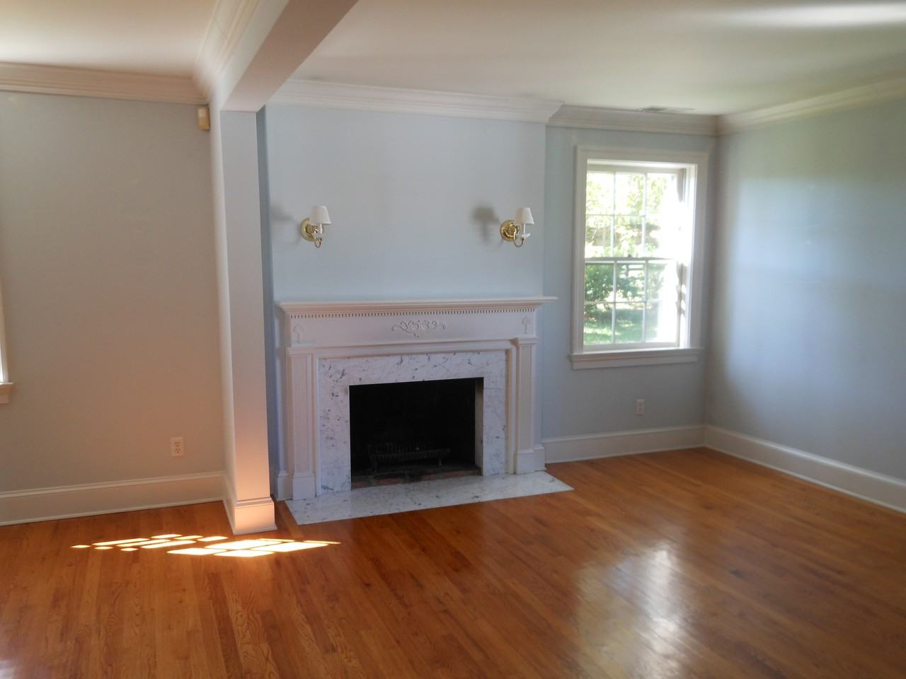 894 Audley Ln - Photo 3 of 30