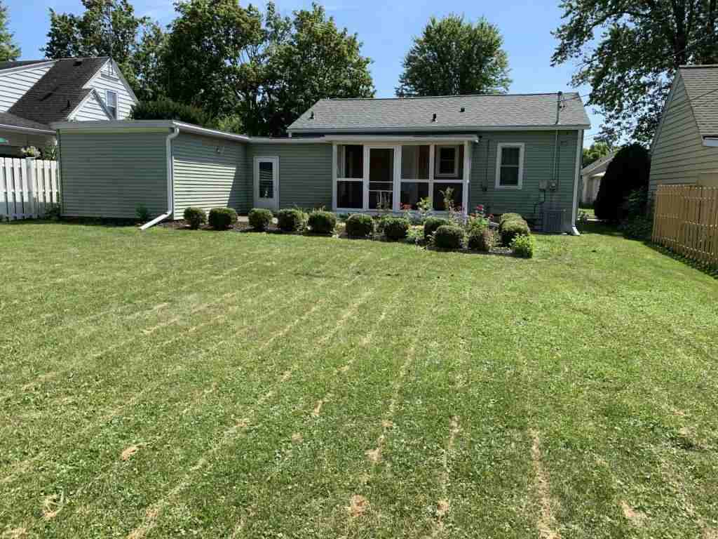 425 9th St - Photo 3 of 26