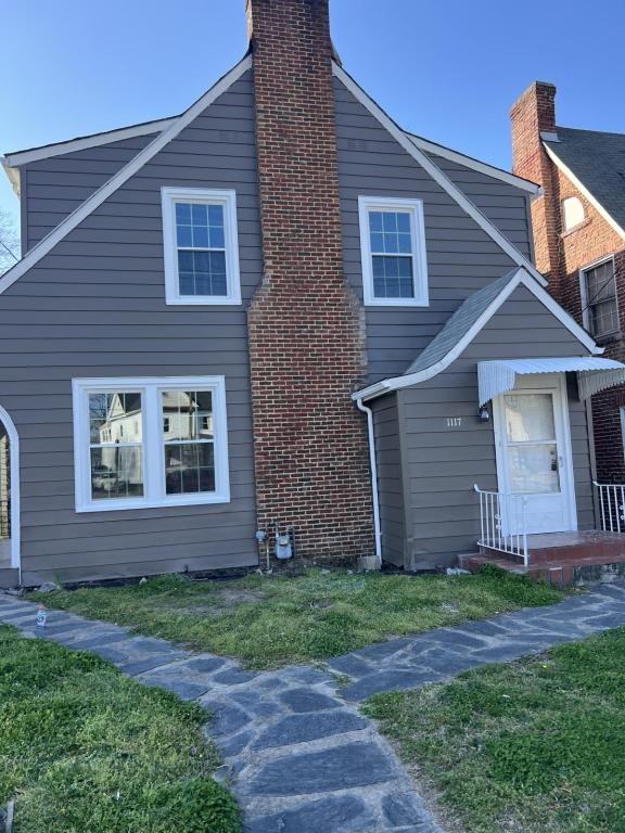 1117 N Main St - Photo 2 of 12