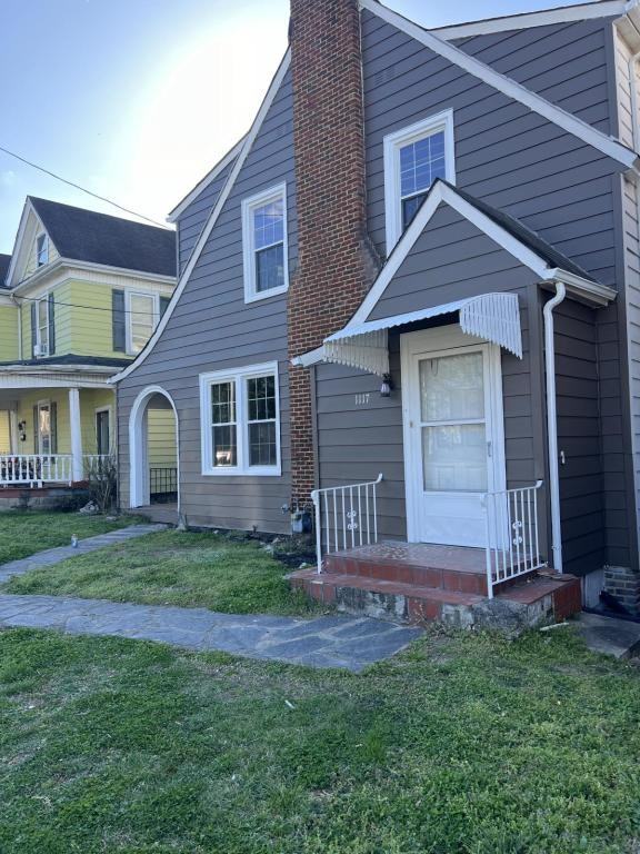 1117 N Main St - Photo 3 of 12