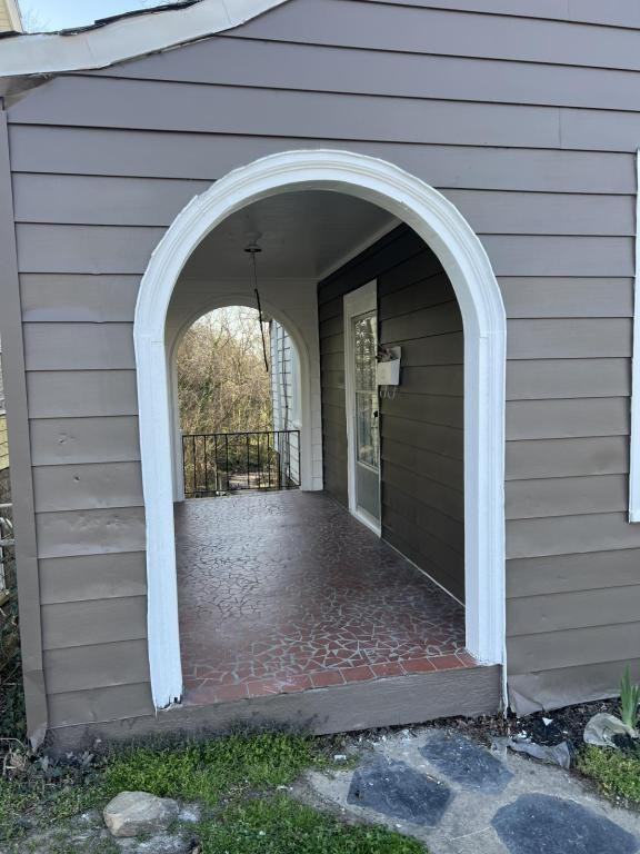 1117 N Main St - Photo 4 of 12