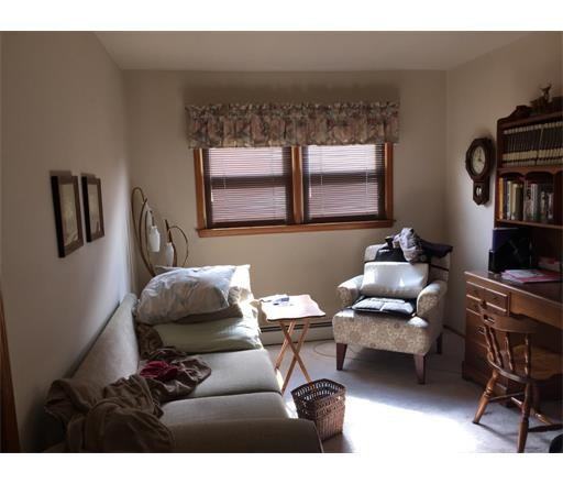 142 William St - Photo 3 of 6