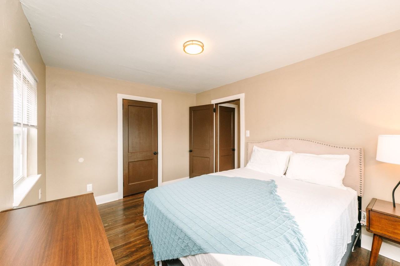 Brighton Road Apartments - Photo 3 of 4