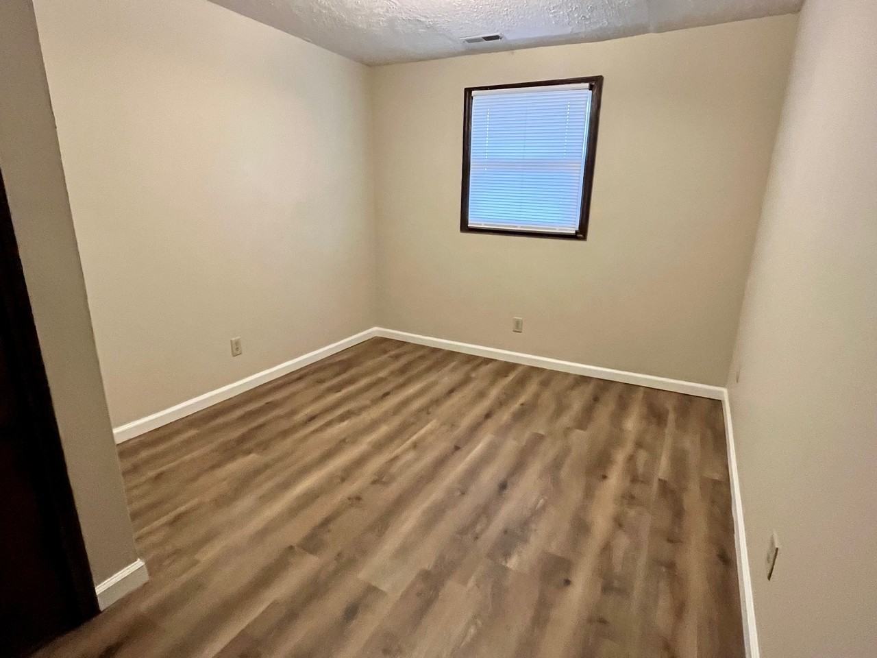 817 N Bond St #817 - Photo 3 of 9