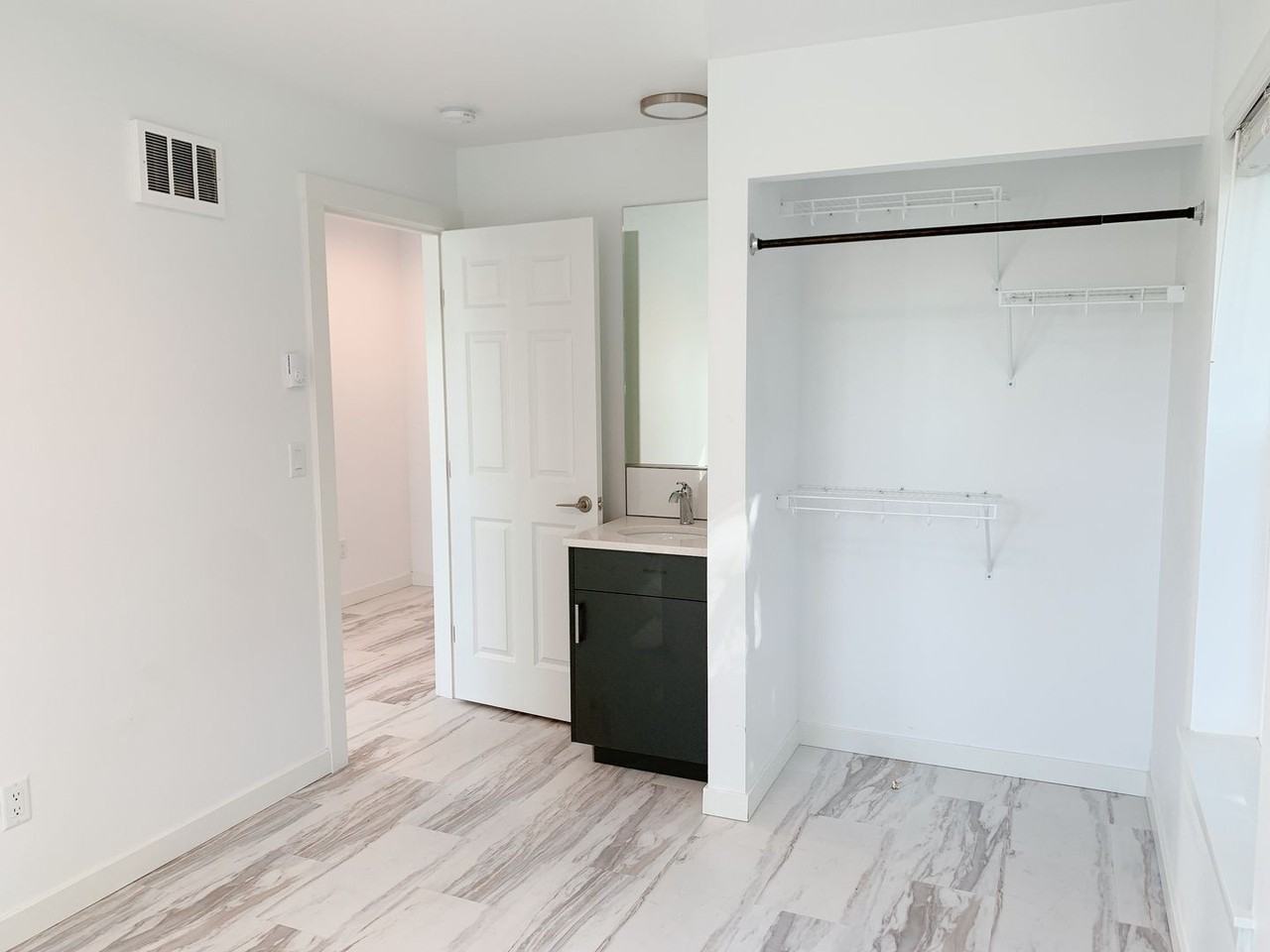 826 N Garden St - Photo 4 of 39