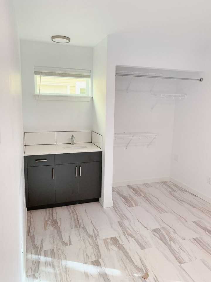 826 N Garden St - Photo 6 of 39
