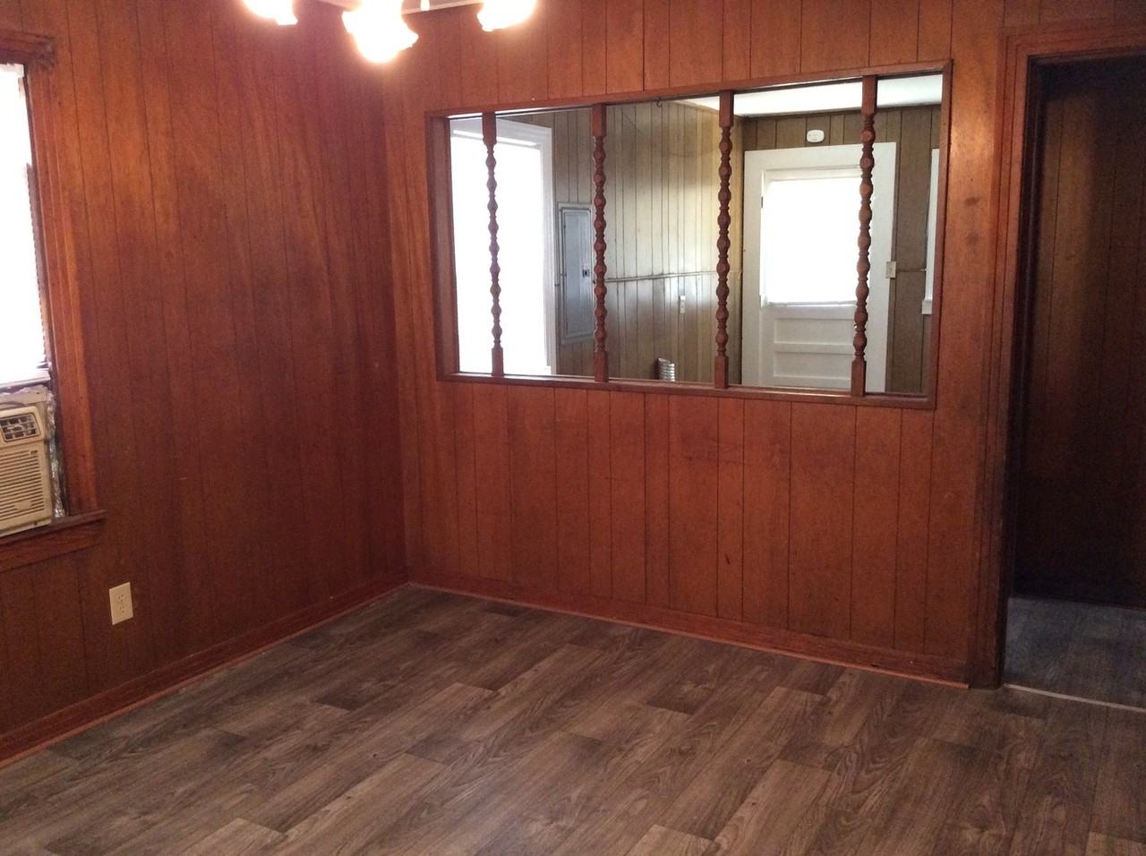 5915 Henderson Ave - Photo 2 of 11