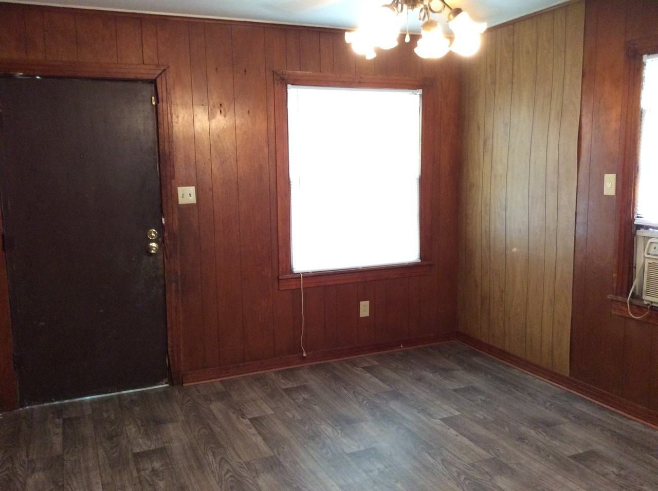 5915 Henderson Ave - Photo 3 of 11