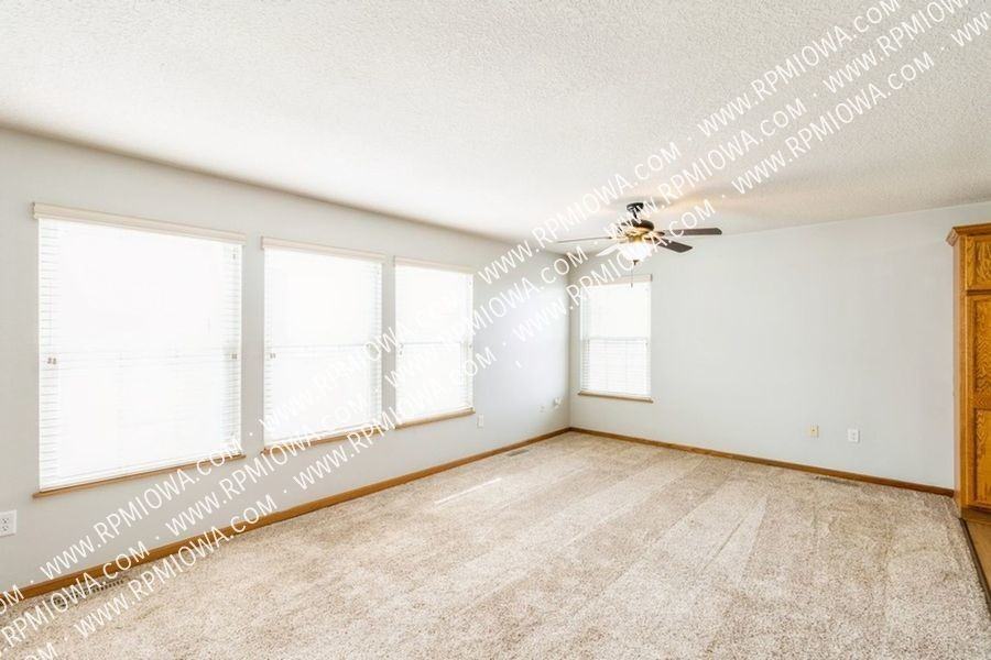 1142 10th Ave Nw - Photo 2 of 14