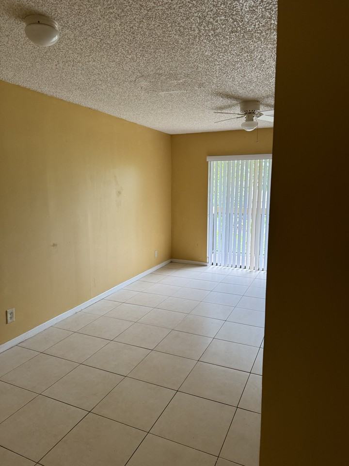4207 Lakeside Dr #NA - Photo 3 of 13