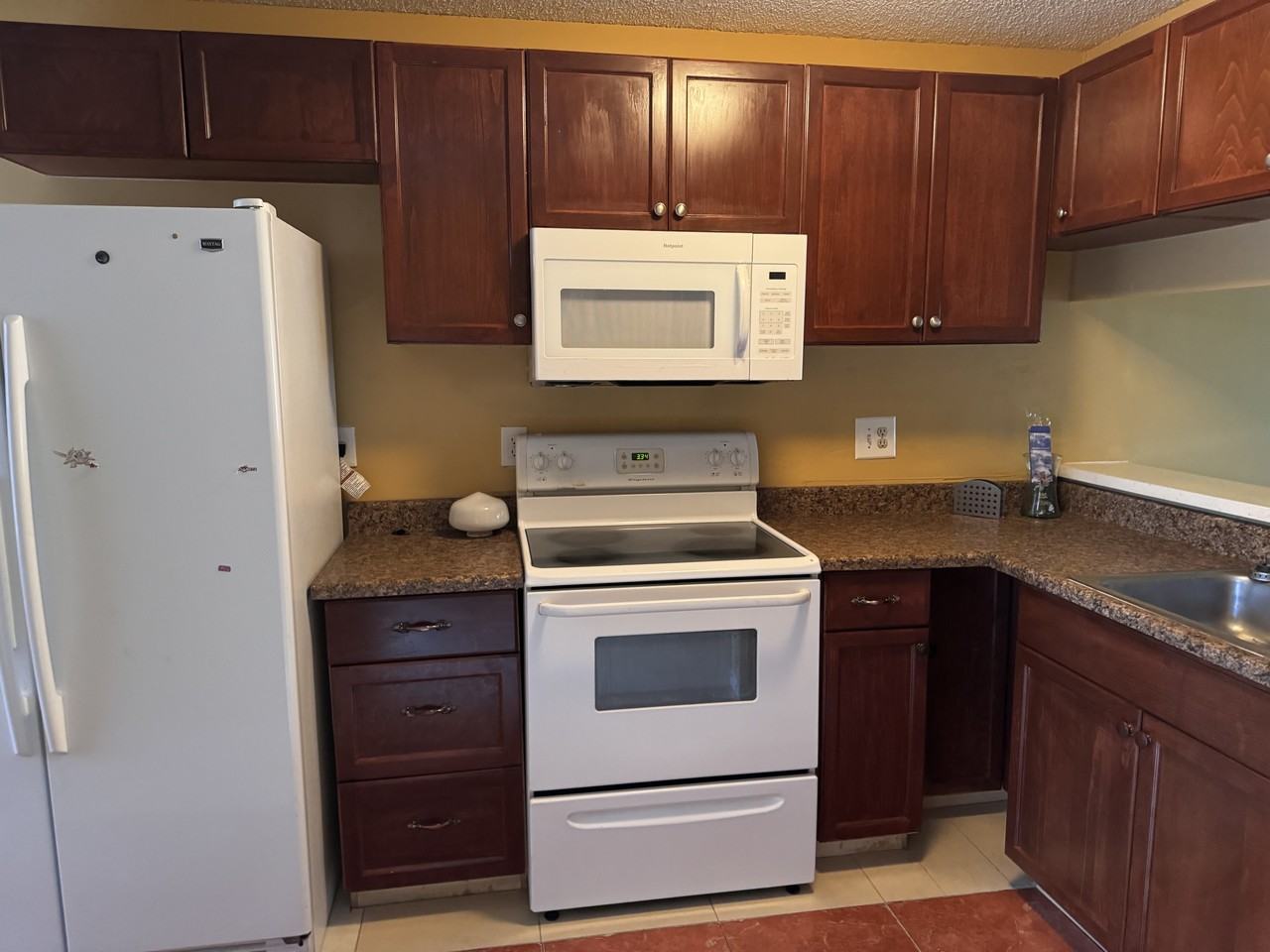 4207 Lakeside Dr #NA - Photo 6 of 13