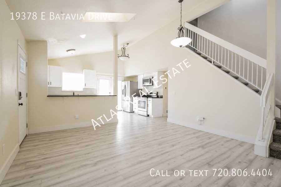 19378 E Batavia Dr - Photo 3 of 21