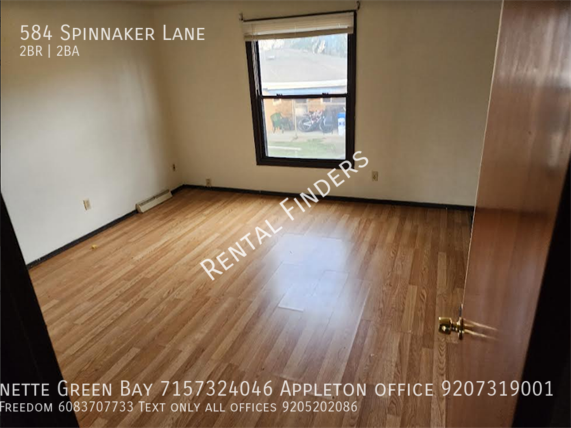 584 Spinnaker Ln - Photo 3 of 7