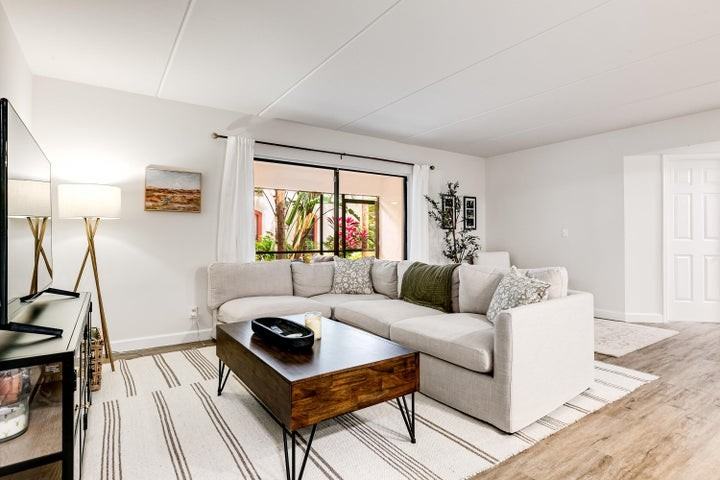 12260 Sag Harbor Ct - Photo 3 of 17