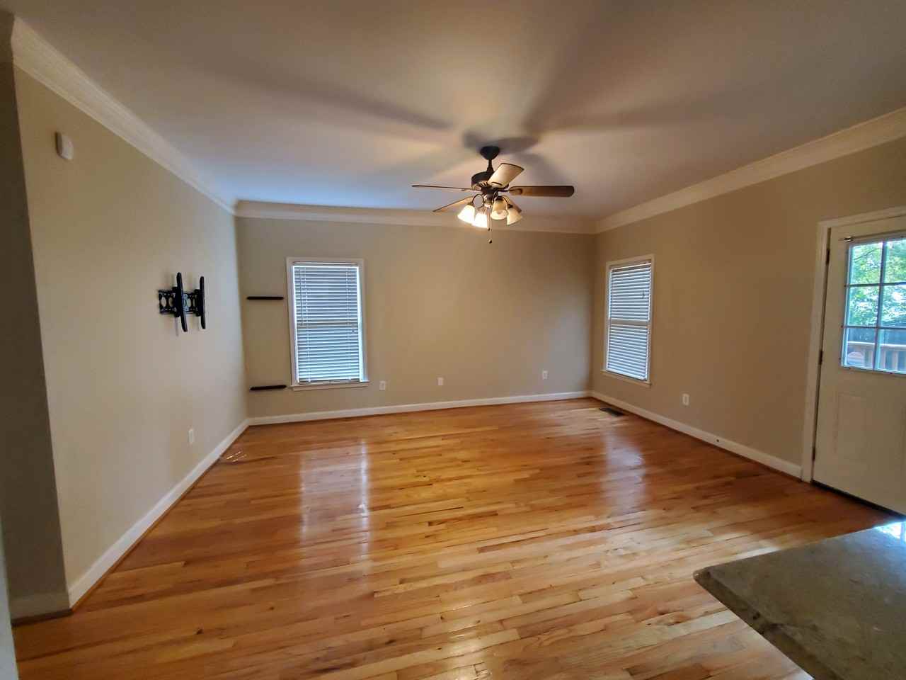 799 Hill St Se #NA - Photo 3 of 15