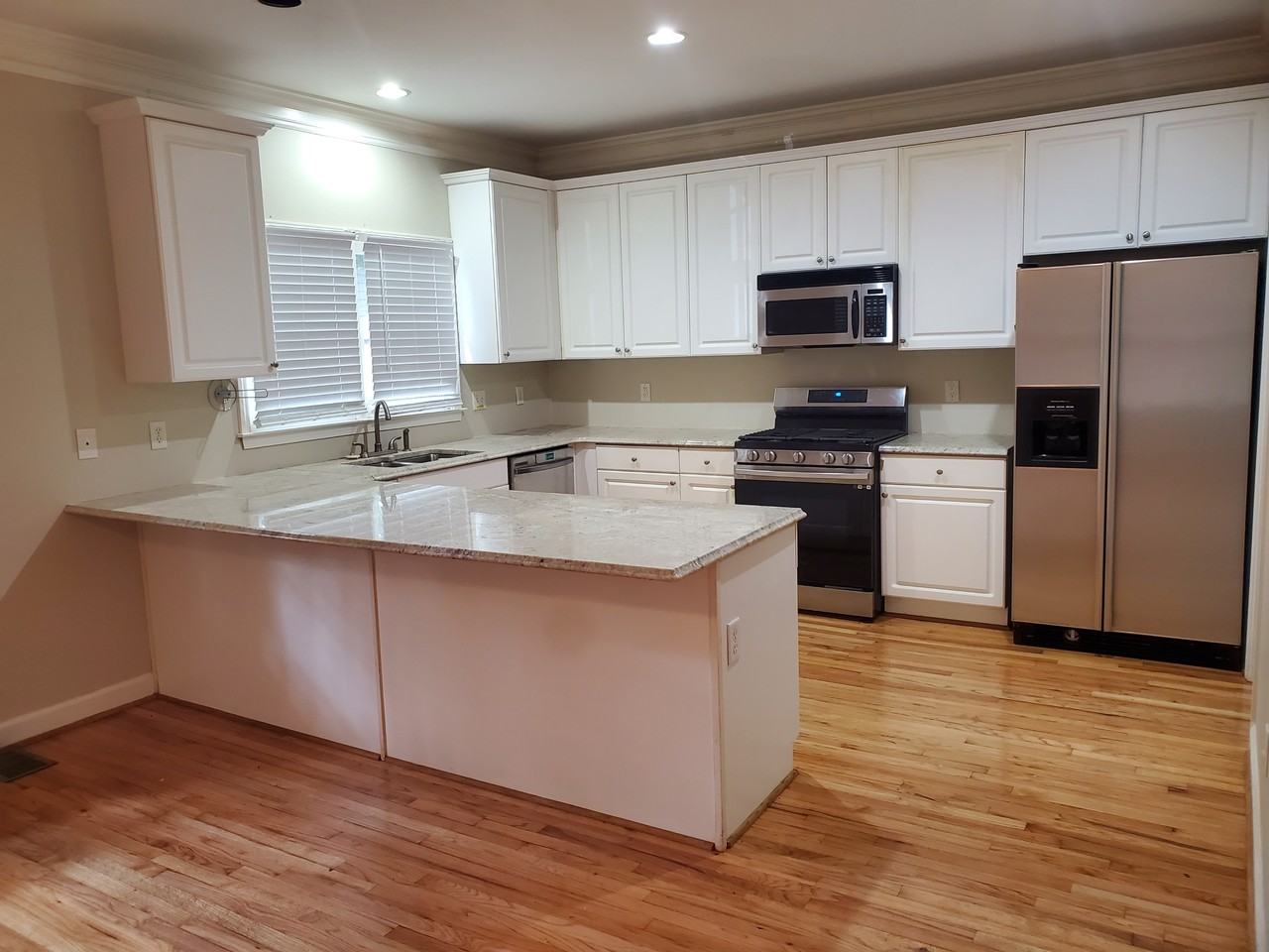 799 Hill St Se #NA - Photo 4 of 15