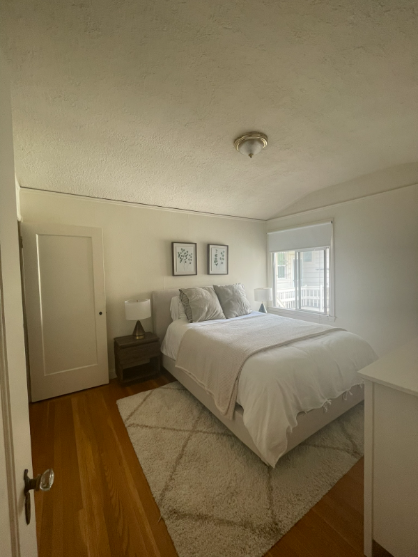 2240 N Point St - Photo 3 of 18