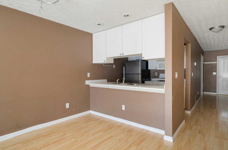 4655 Athalia Dr - Photo 3 of 18