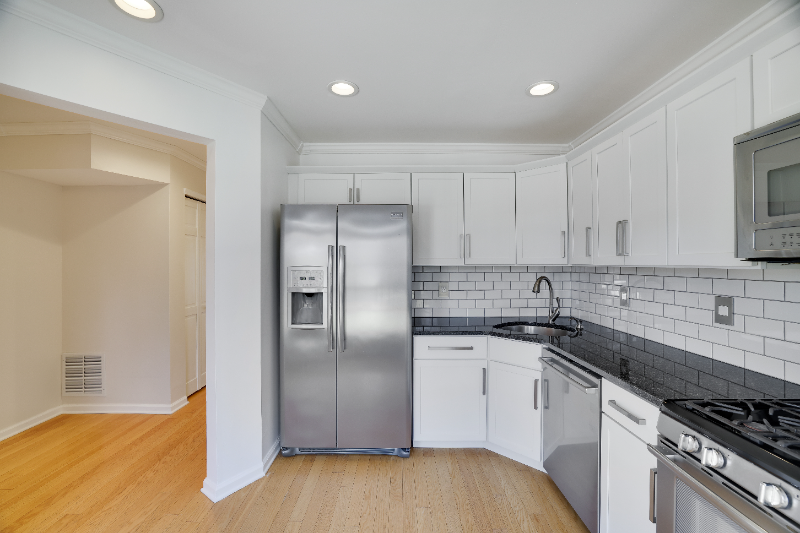 1915 Willings Ln - Photo 3 of 14