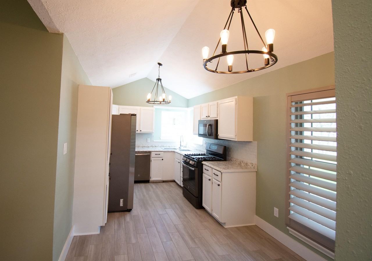 518 S Masonic St #1 - Photo 6 of 31
