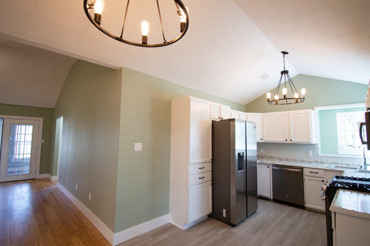 518 S Masonic St #1 - Photo 7 of 31