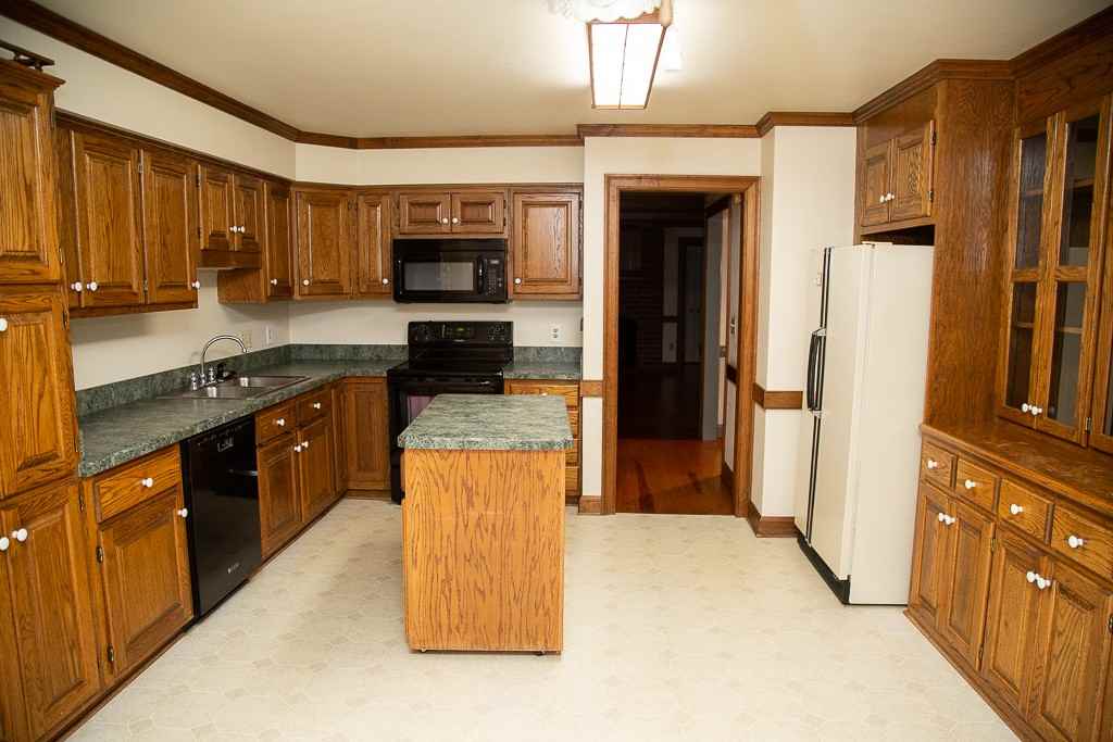 1033 Hobbs Rd #1 - Photo 6 of 19